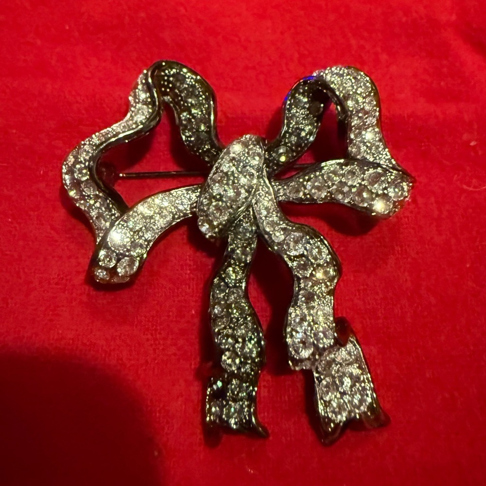 Kjl Kenneth Jay Lane Vintage Crystal Bow Brooch - image 1